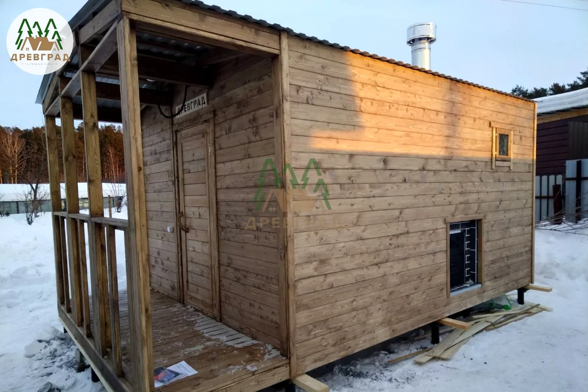 Баня 3 × 4 с террасой — фото 1