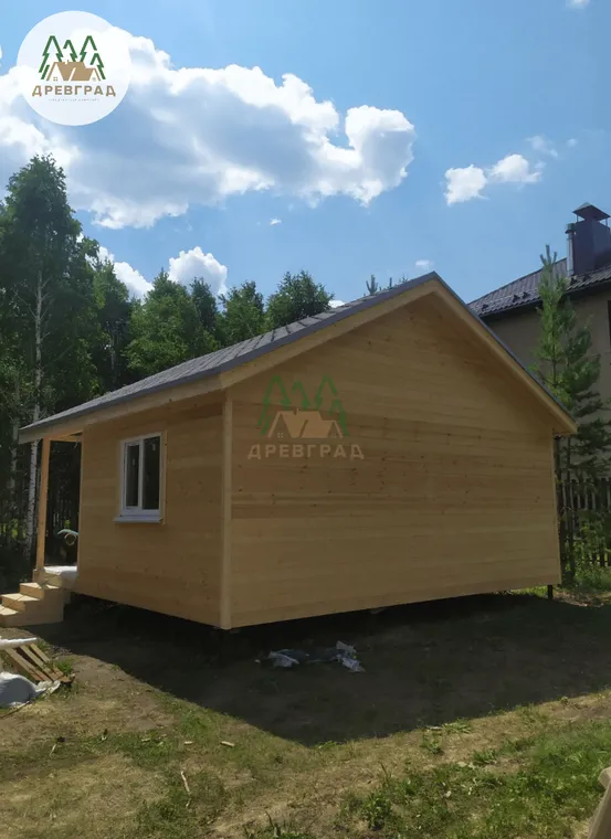 Дом с террасой 6 × 6м
